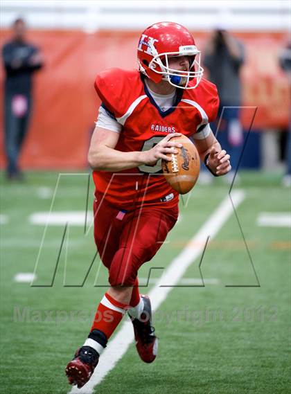 Thumbnail 2 in Hornell vs. Hoosick Falls (NYSPHSAA Class C Final) photogallery.