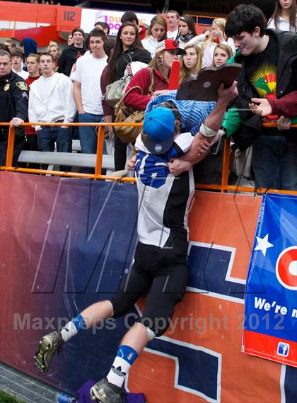Thumbnail 3 in Hornell vs. Hoosick Falls (NYSPHSAA Class C Final) photogallery.