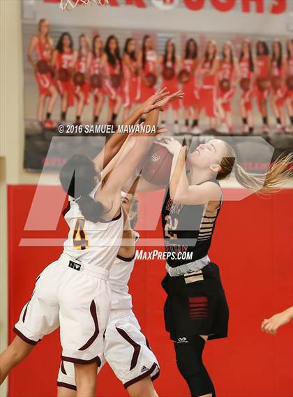 Thumbnail 3 in Notre Dame Academy vs Oaks Christian (West Coast Holiday Classic) photogallery.