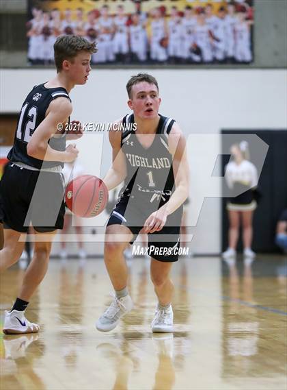 Thumbnail 3 in Cottonwood vs. Highland photogallery.