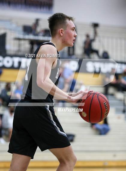 Thumbnail 3 in Cottonwood vs. Highland photogallery.