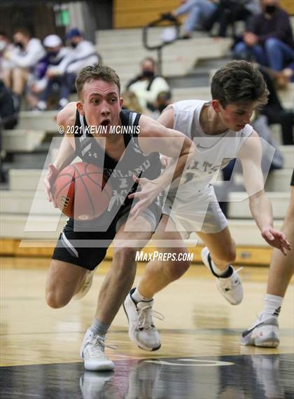 Thumbnail 2 in Cottonwood vs. Highland photogallery.