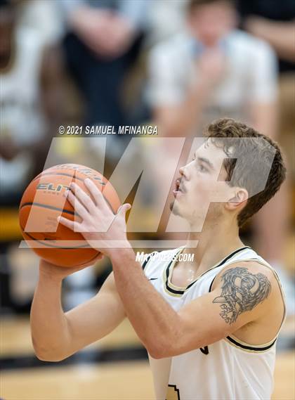 Thumbnail 3 in Grand Island @ Lincoln Southeast photogallery.
