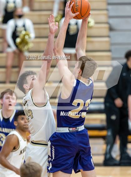 Thumbnail 3 in Grand Island @ Lincoln Southeast photogallery.
