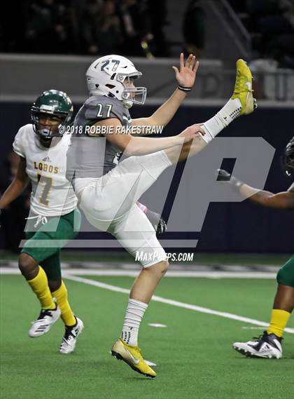 Thumbnail 3 in Prosper vs. Longview (UIL 6A Division 2 Region 2 Area) photogallery.