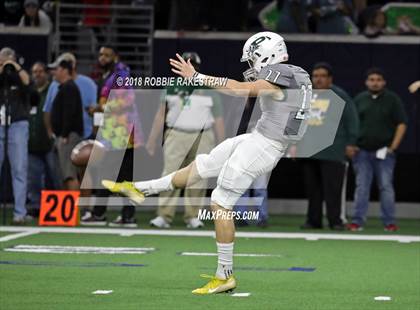 Thumbnail 3 in Prosper vs. Longview (UIL 6A Division 2 Region 2 Area) photogallery.