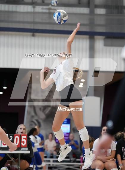 Thumbnail 2 in Magnolia West vs. Franklin (Legends Invitational) photogallery.