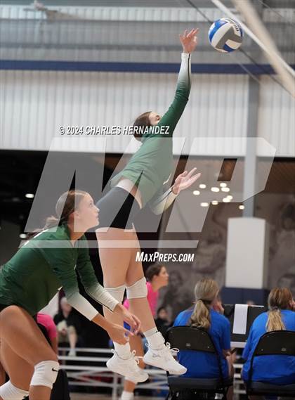 Thumbnail 2 in Magnolia West vs. Franklin (Legends Invitational) photogallery.
