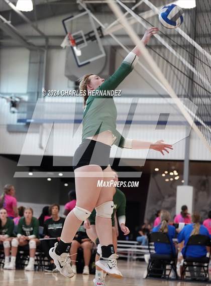 Thumbnail 2 in Magnolia West vs. Franklin (Legends Invitational) photogallery.