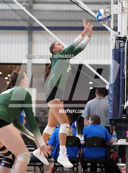 Thumbnail 2 in Magnolia West vs. Franklin (Legends Invitational) photogallery.