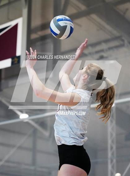 Thumbnail 2 in Magnolia West vs. Franklin (Legends Invitational) photogallery.