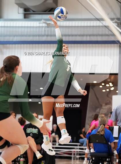 Thumbnail 2 in Magnolia West vs. Franklin (Legends Invitational) photogallery.