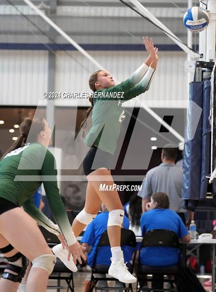 Thumbnail 3 in Magnolia West vs. Franklin (Legends Invitational) photogallery.