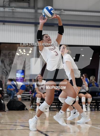 Thumbnail 2 in Magnolia West vs. Franklin (Legends Invitational) photogallery.