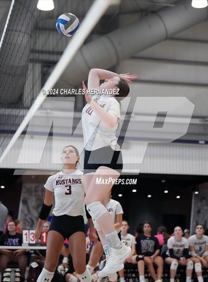 Thumbnail 2 in Magnolia West vs. Franklin (Legends Invitational) photogallery.
