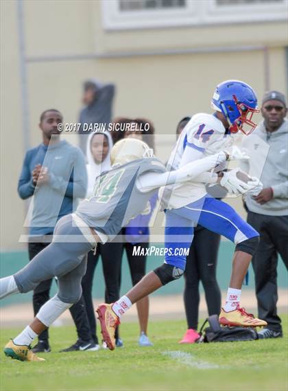 Thumbnail 2 in Long Beach Poly @ Serra photogallery.