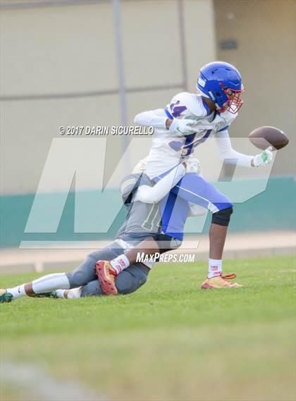 Thumbnail 1 in Long Beach Poly @ Serra photogallery.