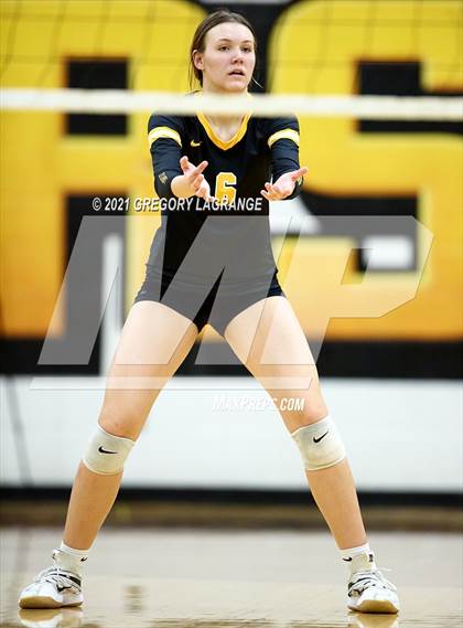 Thumbnail 3 in Timber Creek vs Fossil Ridge photogallery.