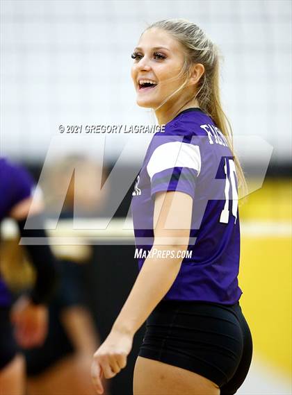 Thumbnail 1 in Timber Creek vs Fossil Ridge photogallery.