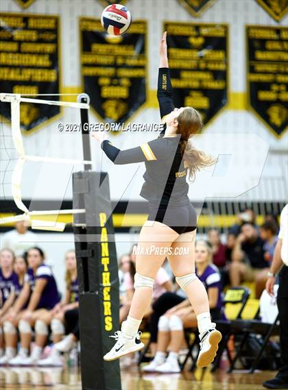 Thumbnail 3 in Timber Creek vs Fossil Ridge photogallery.