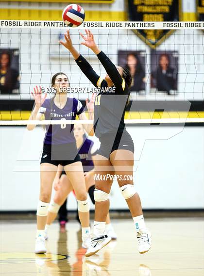 Thumbnail 1 in Timber Creek vs Fossil Ridge photogallery.
