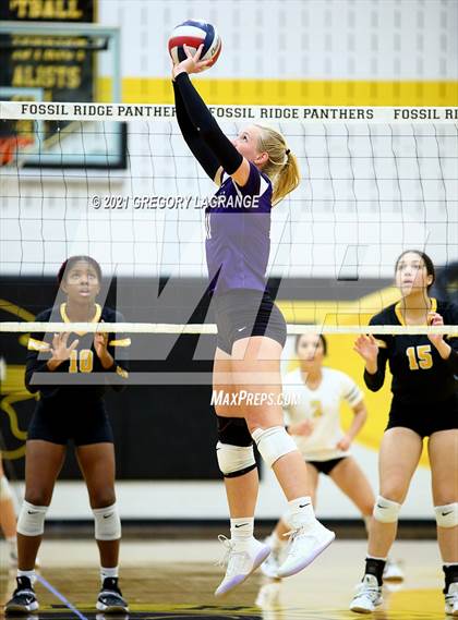 Thumbnail 3 in Timber Creek vs Fossil Ridge photogallery.