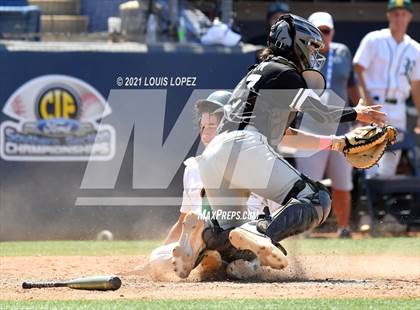 Thumbnail 3 in Royal vs. Rancho Cucamonga (CIF SS DIV 4 Championship) photogallery.