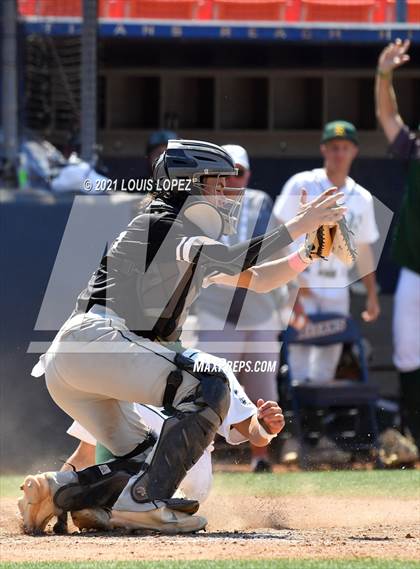 Thumbnail 2 in Royal vs. Rancho Cucamonga (CIF SS DIV 4 Championship) photogallery.