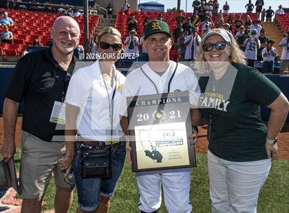 Thumbnail 2 in Royal vs. Rancho Cucamonga (CIF SS DIV 4 Championship) photogallery.