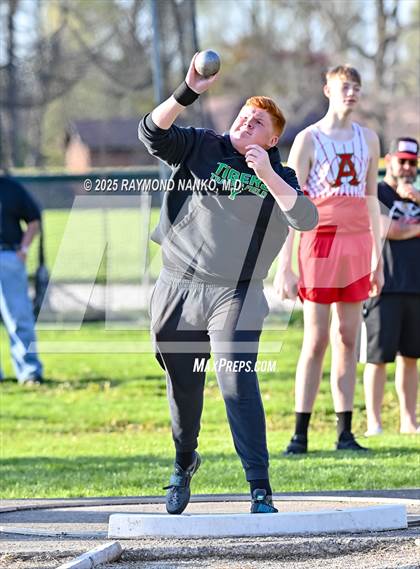 Thumbnail 2 in Yorktown Triangular (Shot Put) photogallery.