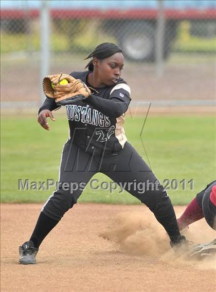 Thumbnail 3 in Monterey Trail vs. McClatchy (River City Tournament) photogallery.