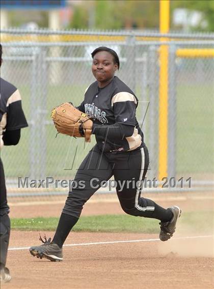 Thumbnail 2 in Monterey Trail vs. McClatchy (River City Tournament) photogallery.