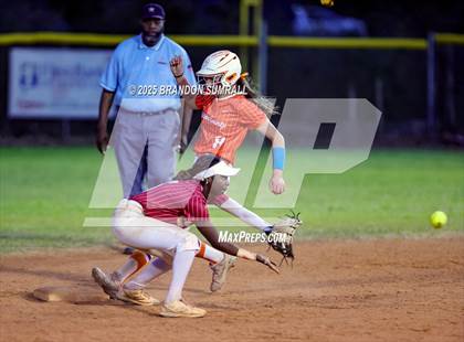 Thumbnail 3 in Chilton County vs Maplesville (Chilton County Tournament Final) photogallery.