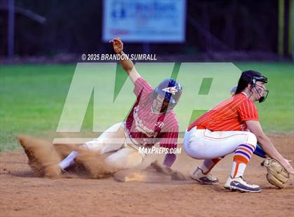 Thumbnail 2 in Chilton County vs Maplesville (Chilton County Tournament Final) photogallery.