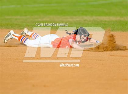 Thumbnail 2 in Chilton County vs Maplesville (Chilton County Tournament Final) photogallery.