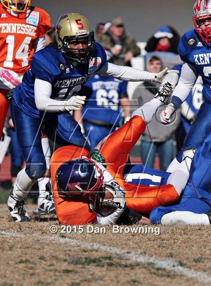 Thumbnail 1 in Tennessee vs. Kentucky (National Guard Border Bowl) photogallery.