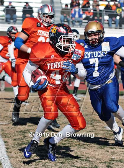 Thumbnail 1 in Tennessee vs. Kentucky (National Guard Border Bowl) photogallery.