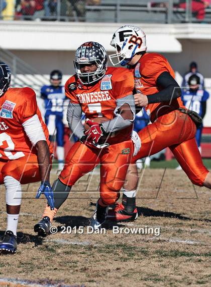 Thumbnail 1 in Tennessee vs. Kentucky (National Guard Border Bowl) photogallery.