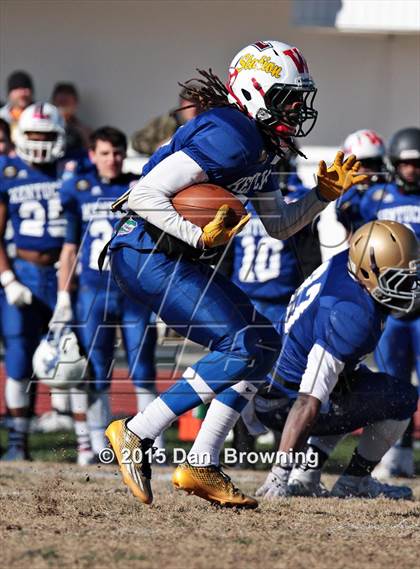 Thumbnail 1 in Tennessee vs. Kentucky (National Guard Border Bowl) photogallery.