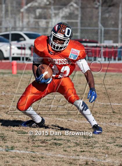 Thumbnail 1 in Tennessee vs. Kentucky (National Guard Border Bowl) photogallery.