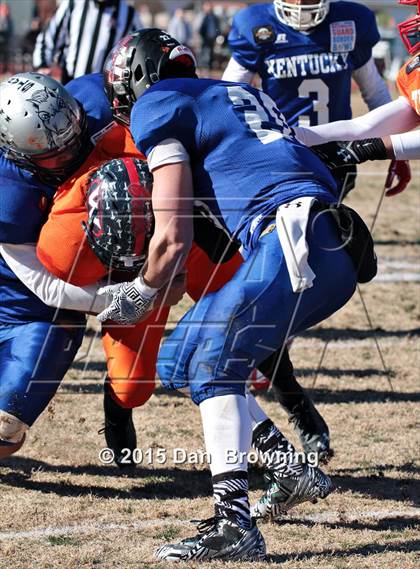 Thumbnail 1 in Tennessee vs. Kentucky (National Guard Border Bowl) photogallery.