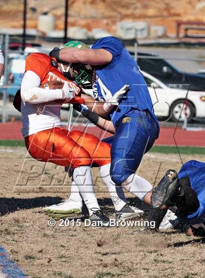 Thumbnail 1 in Tennessee vs. Kentucky (National Guard Border Bowl) photogallery.