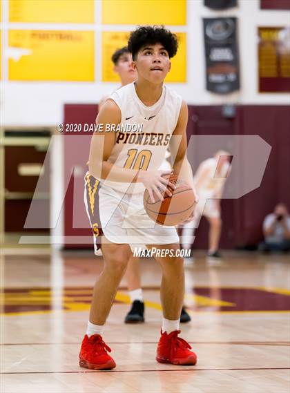 Thumbnail 3 in Valley View @ Simi Valley (CIF SS D3A Playoff 2nd Round) photogallery.