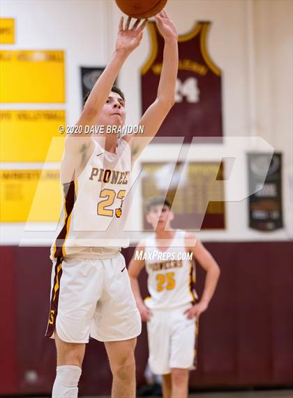 Thumbnail 2 in Valley View @ Simi Valley (CIF SS D3A Playoff 2nd Round) photogallery.