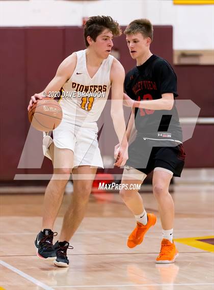 Thumbnail 2 in Valley View @ Simi Valley (CIF SS D3A Playoff 2nd Round) photogallery.