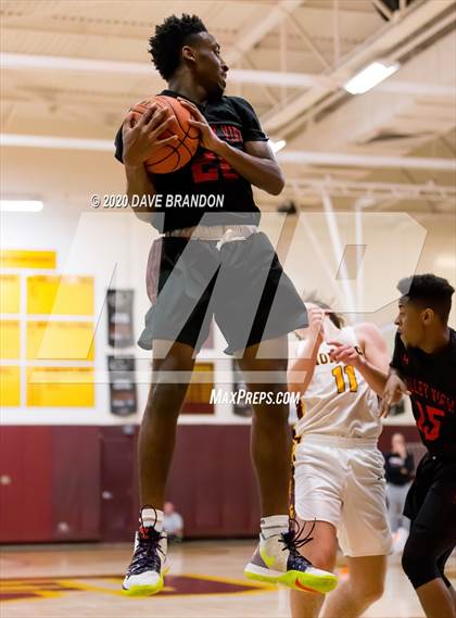 Thumbnail 1 in Valley View @ Simi Valley (CIF SS D3A Playoff 2nd Round) photogallery.