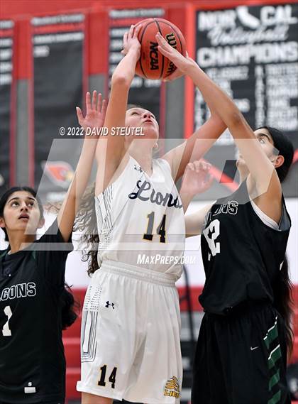 Thumbnail 2 in River Valley vs. Big Valley Christian (Cardinal Classic) photogallery.