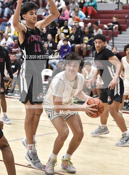 Thumbnail 2 in Mayfair vs. San Leandro (Rancho Mirage Holiday Invitational) photogallery.