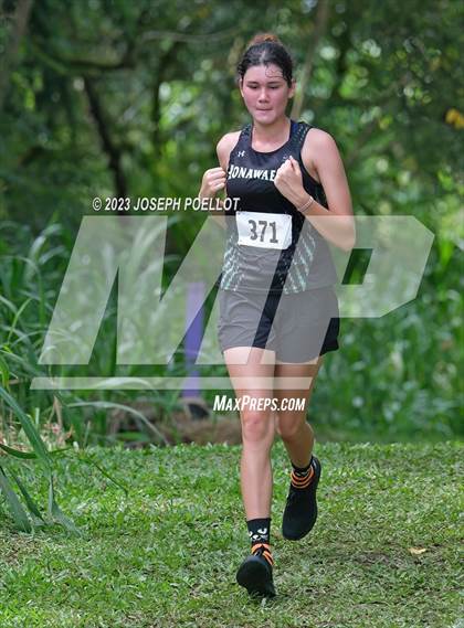 Thumbnail 3 in Kamehameha Invitational photogallery.