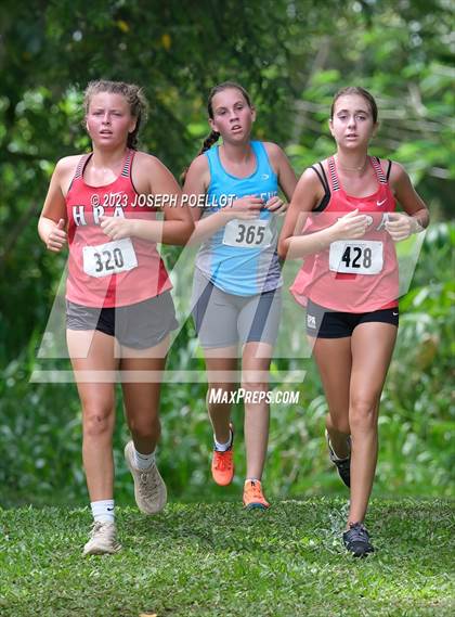 Thumbnail 2 in Kamehameha Invitational photogallery.
